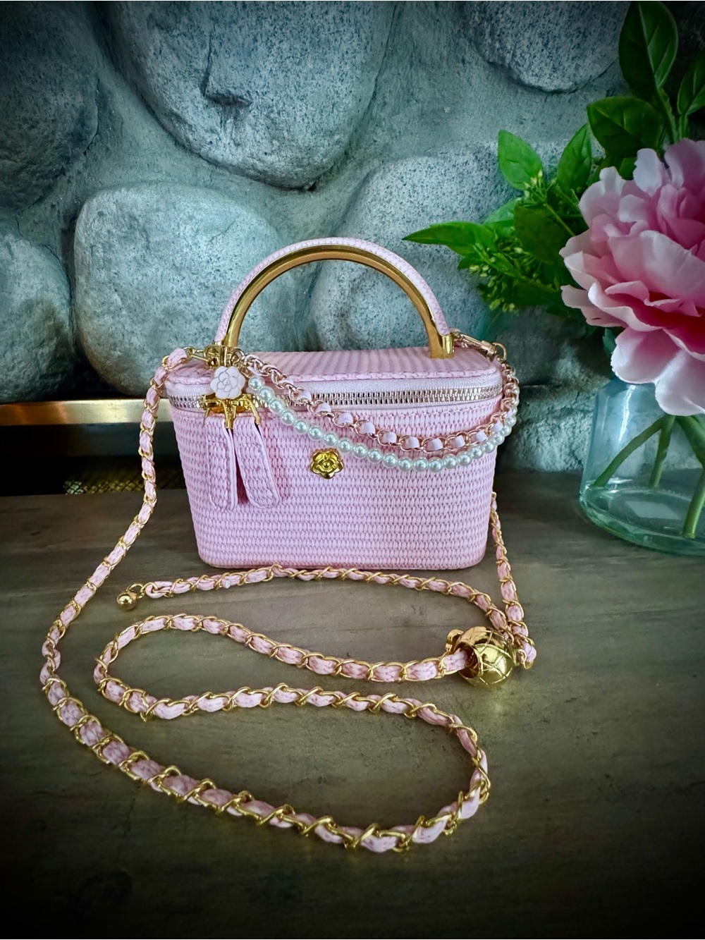NWT Pink Woven Top-Handle Crossbody Bag Summer Vacation Luxury Vanity Fancy - Picture 6 of 8